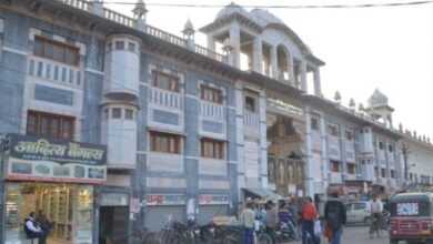 Firozabad News फिरोजाबाद। भारत विभाजन विभीषिका स्मृति दिवस को लेकर नगर में भाजपाइयों द्वारा मौन जुलूस निकाला गया। जिसमें जनप्रतिनिधियों के साथ भाजपा कार्यकर्ता मौजूद रहे। वहीं पालीवाल हॉल में सम्मान समारोह का आयोजन किया गया।