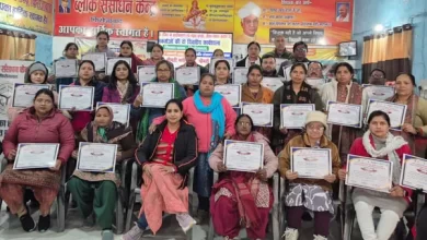 फिरोजाबाद: मीना मंच विद्यालयों में बालिकाओं को जागरूक करने का सबसे सशक्त माध्यम 6 फिरोजाबाद शहर, Firozabad News फिरोजाबाद। स्पेशल प्रोजेक्ट फॉर इक्विटी के अंतर्गत पॉवर एंजेल्स का सशक्तिकरण सेल्फ एस्टीम और नेतृत्व क्षमता के विकास पर आयोजित दो दिवसीय कार्यशाला में सुगमकर्ता को बालिकाओं के सशक्तिकरण, शिक्षा में समानता लाने की बारीकियों को सिखाया गया।
