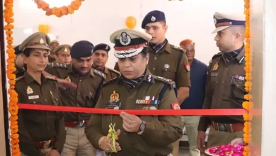 फिरोजाबाद: थाना दक्षिण के नए भवन का एडीजी, डीआईजी ने किया उद्घाटन 3 फिरोजाबाद शहर, Firozabad News फिरोजाबाद। नगर के थाना दक्षिण, पुलिस मुख्यालय में यातायात लाइंस, परिवार परामर्श केंद्र के नवनिर्मित भवनों का भव्य शुभारंभ किया गया। एडीजी, डीआईजी, एसएसपी ने संयुक्त रूप से फीता काटकर, हवन-पूजन कर नए भवन का शुभारम्भ किया। थानें में समस्त कामकाज अब नए और आधुनिक सुविधाओं से युक्त भवन में संचालित किये जाएंगे।